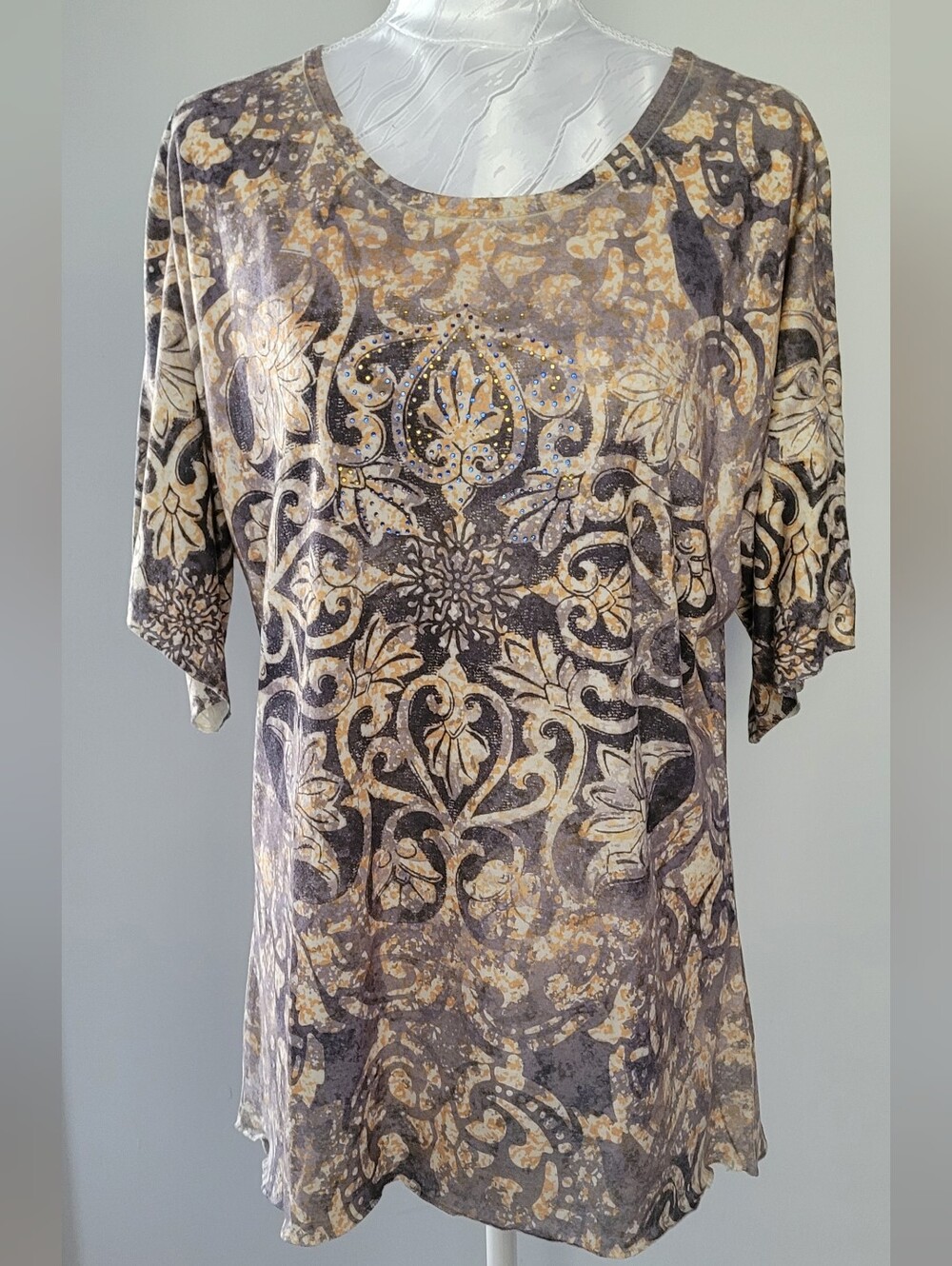 Jane Ashley Gray & Gold Short Sleeve Printed Tee